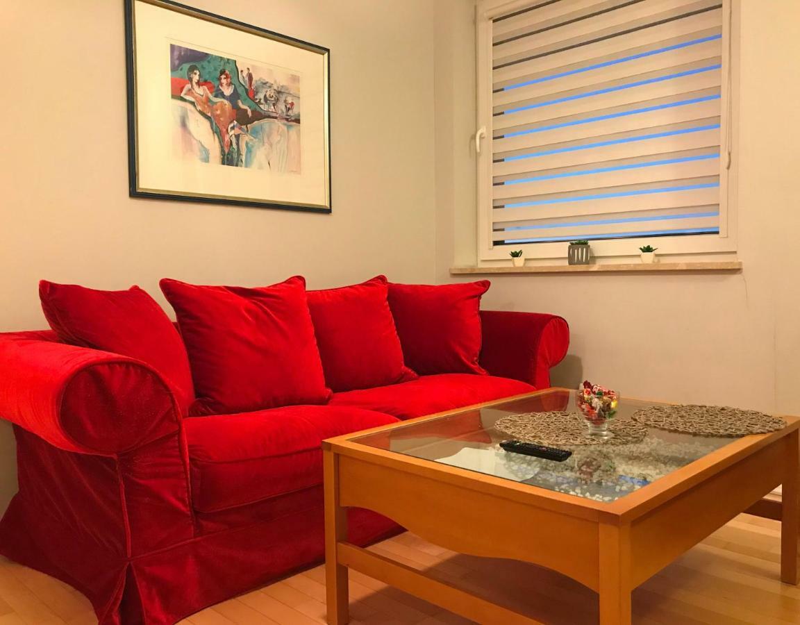 キェルツェApartament "Cleopatra 3" Z Miejscem Parkingowym, Faktury Vatアパートメント エクステリア 写真