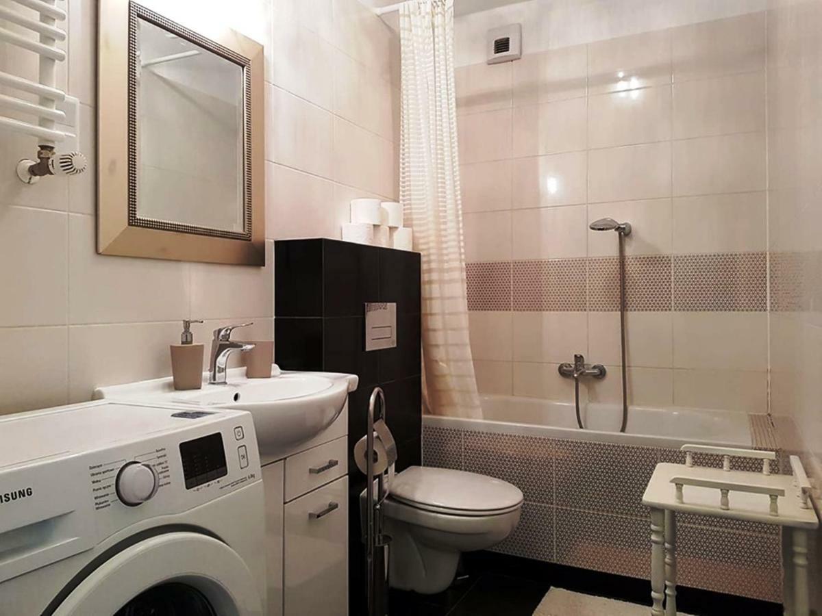 キェルツェApartament "Cleopatra 3" Z Miejscem Parkingowym, Faktury Vatアパートメント エクステリア 写真